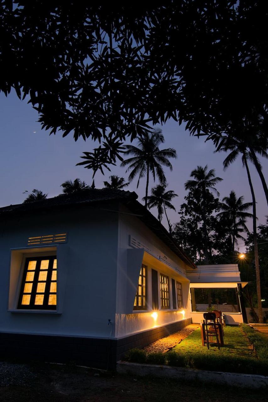 Piggy Hostel วาร์คาลา ภายนอก รูปภาพ